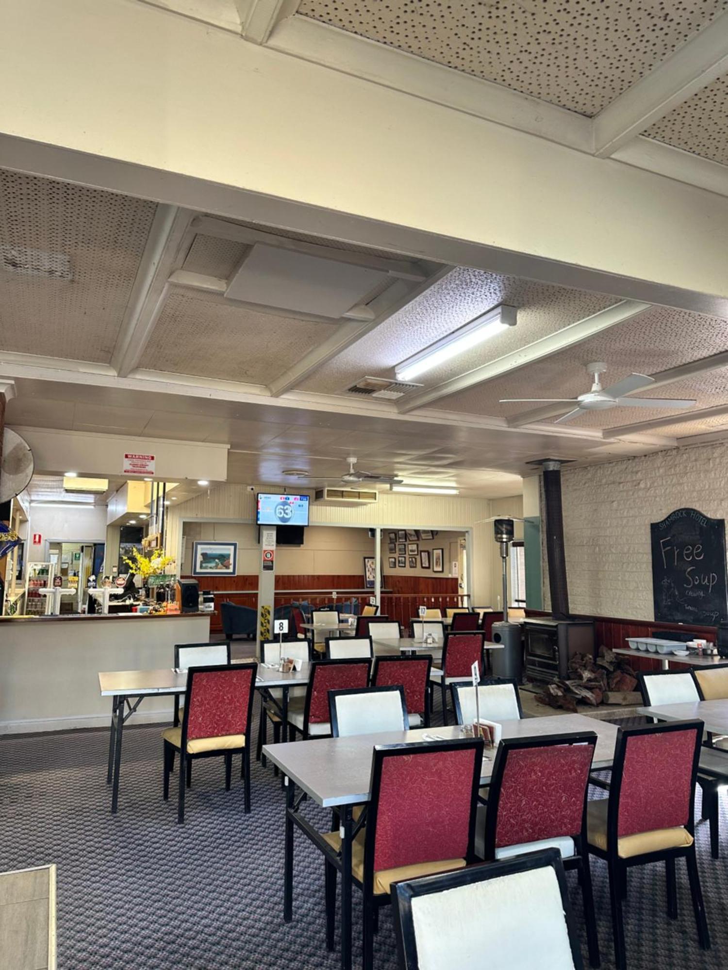 The Shamrock Hotel Balranald Bagian luar foto