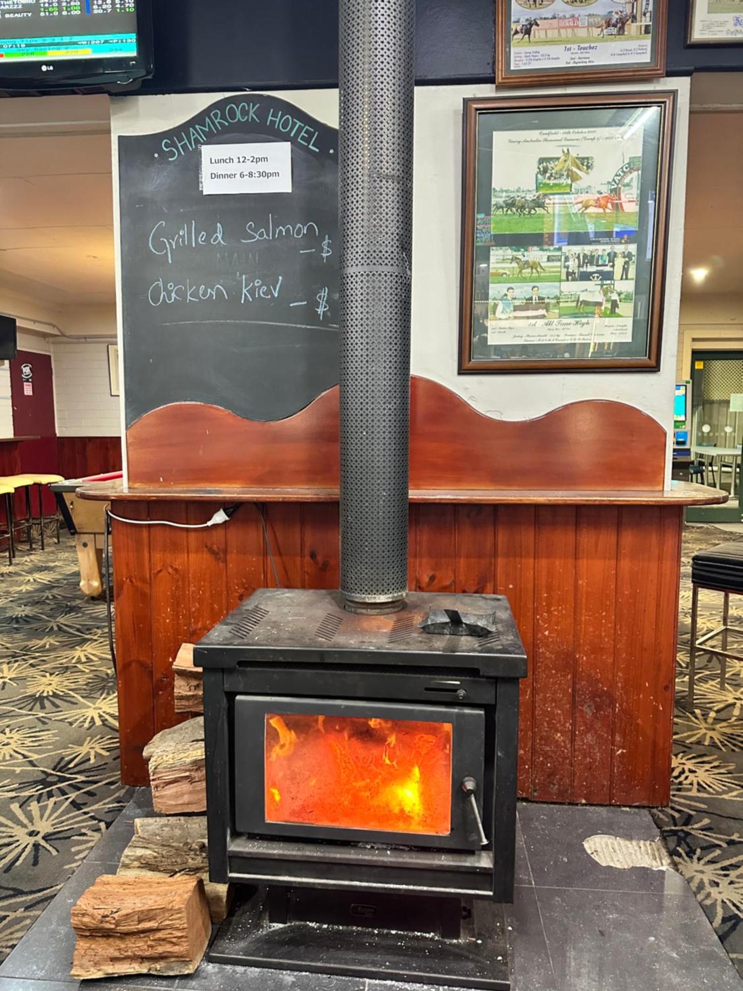 The Shamrock Hotel Balranald Bagian luar foto