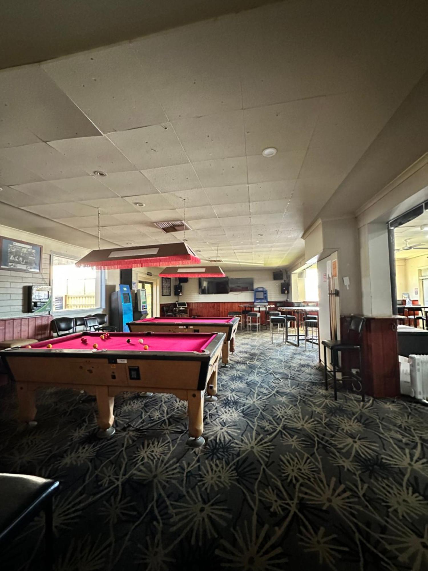 The Shamrock Hotel Balranald Bagian luar foto