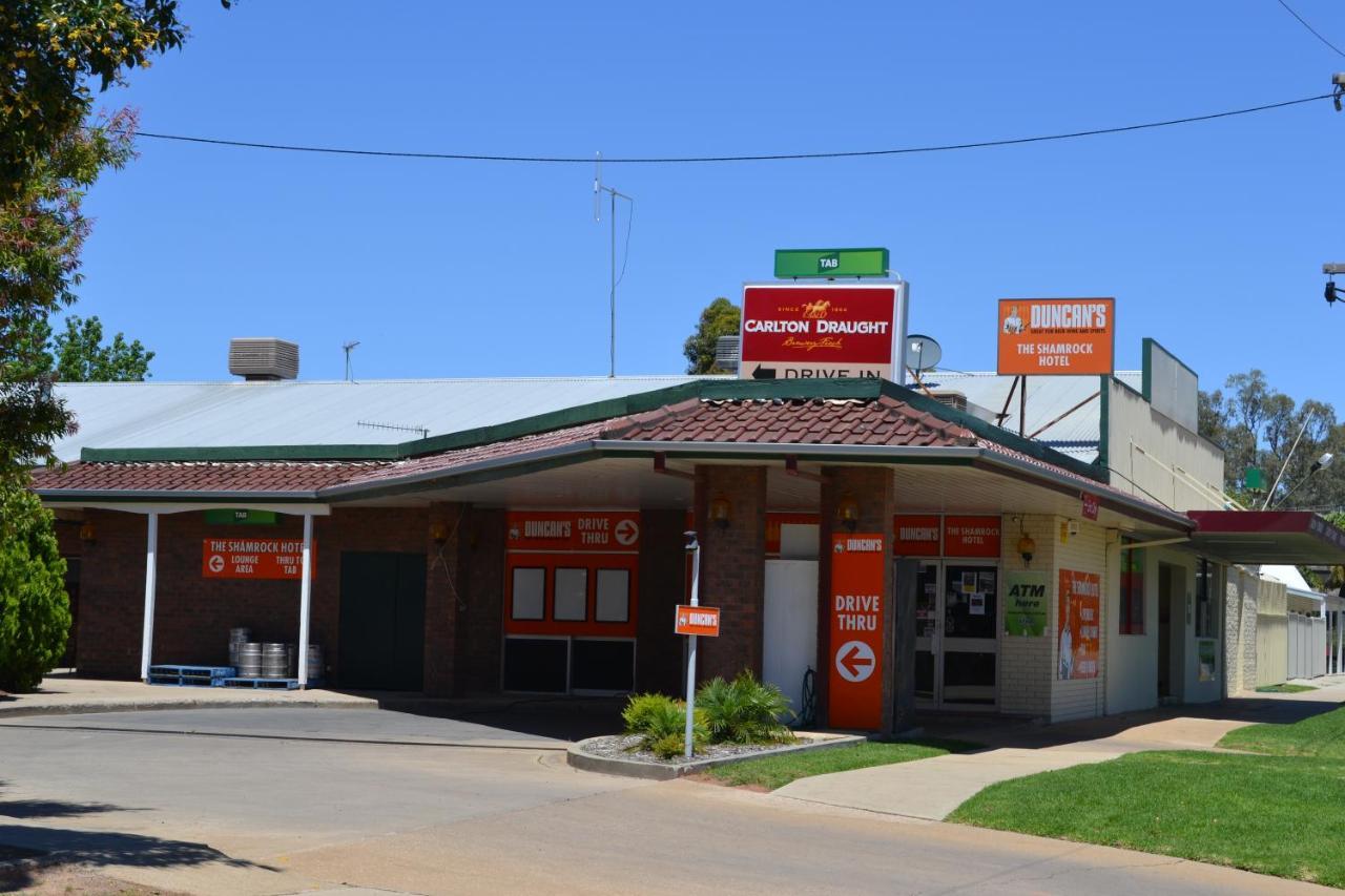 The Shamrock Hotel Balranald Bagian luar foto