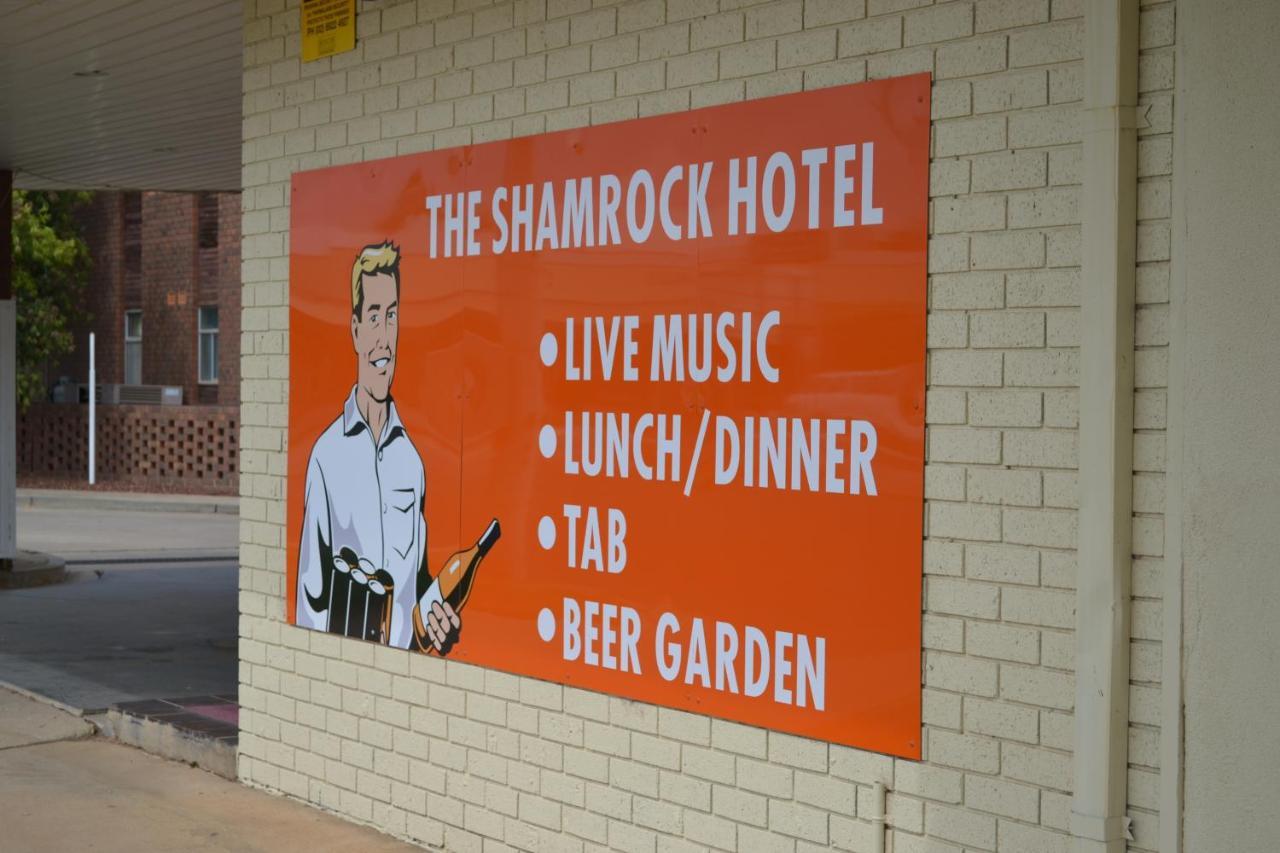 The Shamrock Hotel Balranald Bagian luar foto